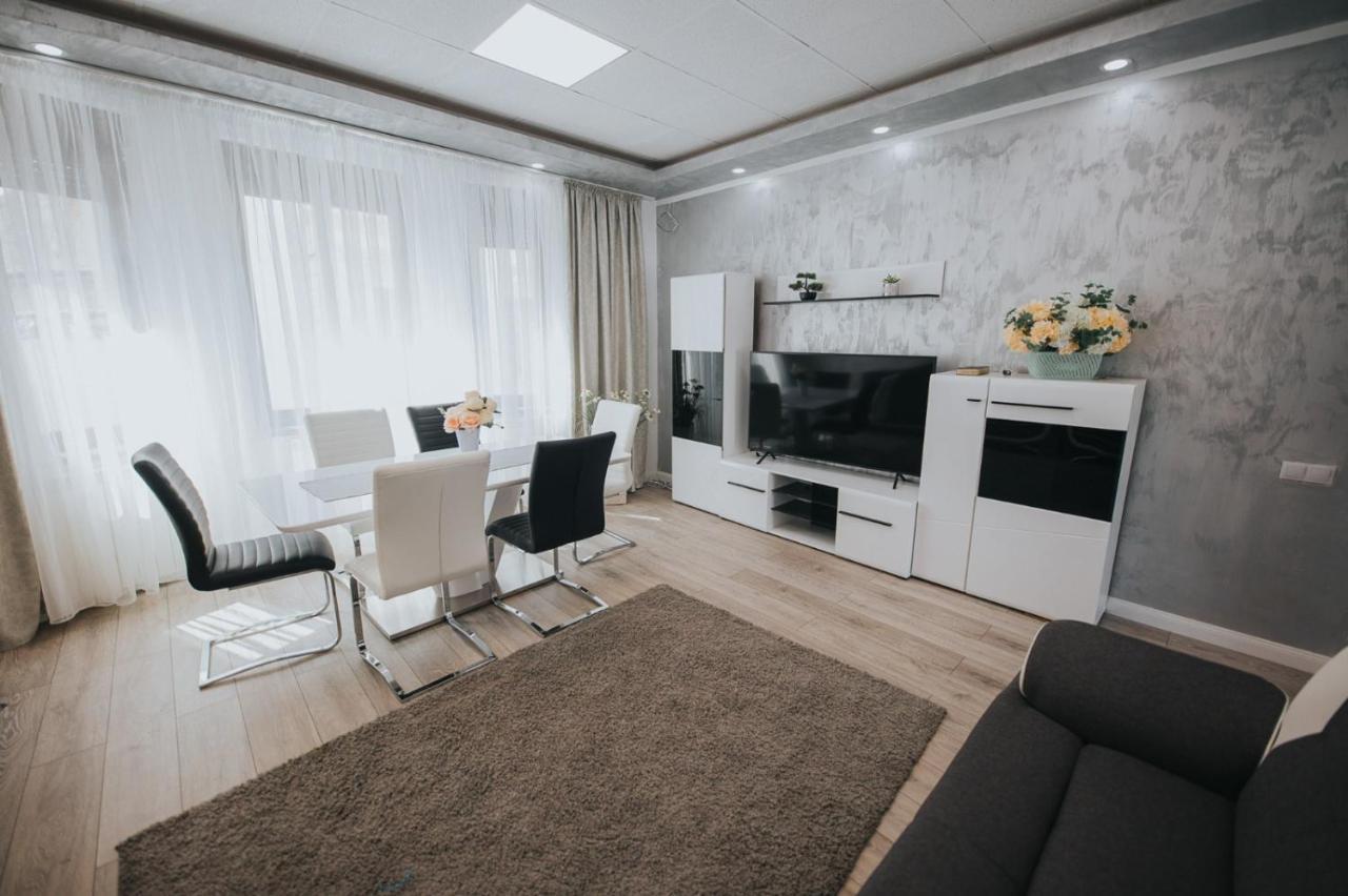 Endlich Zuhause Otel Sibiu Dış mekan fotoğraf